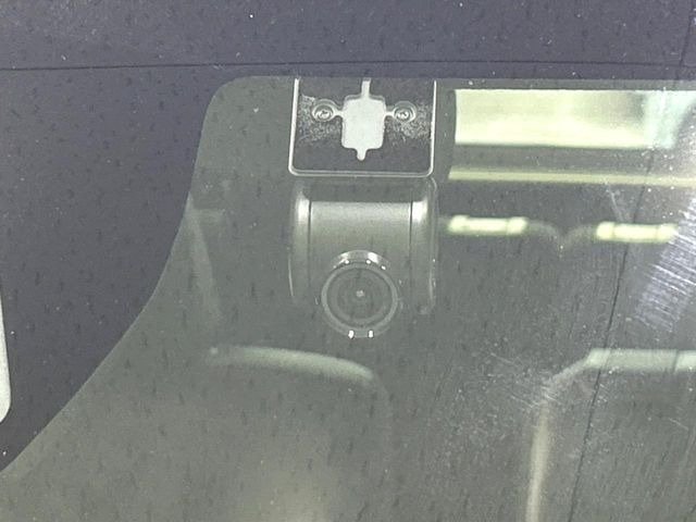 【ドライブレコーダー】ドライブレコーダー装備!走行中はもちろん、あおり運転や事故に遭遇した際、映像で記録し、万一のリスクに備えます。※記録用SDカードはお客様ご自身でご準備いただく必要があります。