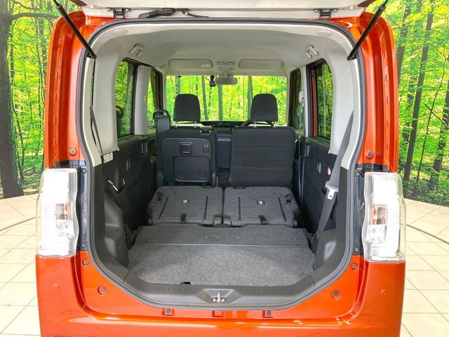 後席を格納すると、これだけの広さが!シーンに合わせたシートアレンジで、大きな荷物も積むことが出来ます♪