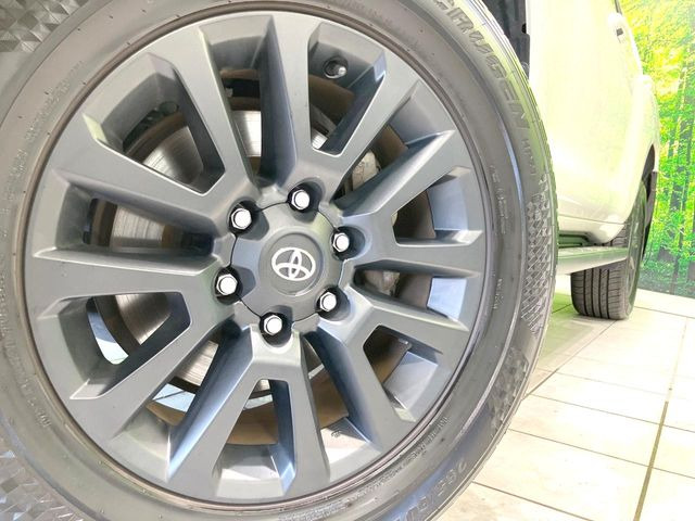�y�O���[�h��p����18�C���`�A���~�z�C�[���z�f�U�C�����̍��������A���~�z�C�[���𑕒����Ă���܂��B�e��ЊO�A���~�z�C�[����A�X�^�b�h���X�^�C�����戵�����Ă���܂��B���񂲑��k����������