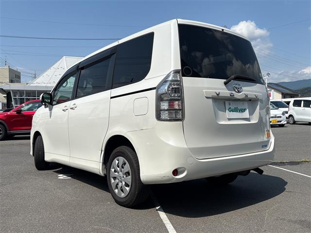 ヴォクシー2.0 X 4WD