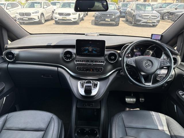 VクラスV220d アバンギャルド ロング AMGライン
