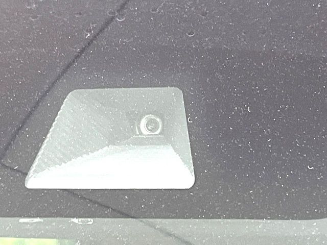 【ホンダセンシング】走行中に前方の車両等を認識し、衝突しそうな時は警報とブレーキで衝突回避と被害軽減をアシスト。より安全にドライブをお楽しみいただけます。