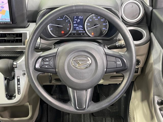 �y�X�e�A�����O�X�C�b�`�z�^�]���A�O������ڐ������炷���ƂȂ��A�I�[�f�B�I���̑��삪�\�ȕ֗��@�\!���S&���K�ȃh���C�u�����o���Ă���܂���