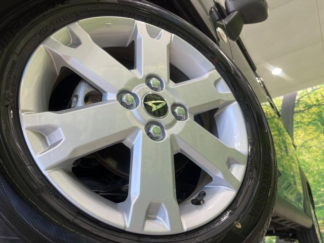 �y����15�C���`�A���~�z�C�[���z�O�ςɃ}�b�`���������A���~�z�C�[���𑕒����Ă���܂��B�e��ЊO�A���~�z�C�[����A�X�^�b�h���X�^�C�����戵�����Ă���܂��B���񂲑��k����������