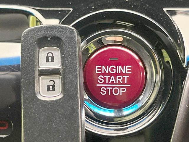 �yHonda�X�}�[�g�L�[�z�J�o����|�P�b�g�ɓ��ꂽ�܂܂ł��h�A�̎{���E�������\�ȃX�}�[�g�L�[�𑕔��B�G���W���̃I���E�I�t�����J�M�����o���K�v����������Ƃ��Ă��֗��ł���