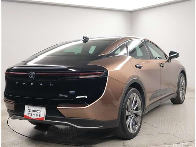 クラウンクロスオーバー2.5 G アドバンスト レザー パッケージ E-Four 4WD