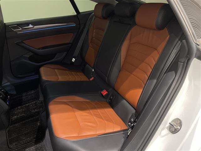 アルテオンTSI 4モーション エレガンス 4WD