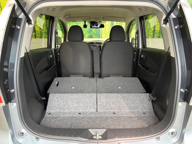 普段のお買い物や通勤、送迎等に十分な荷室スペースを確保しております。セカンドシートを倒すと、大きな荷物の積載も可能です♪