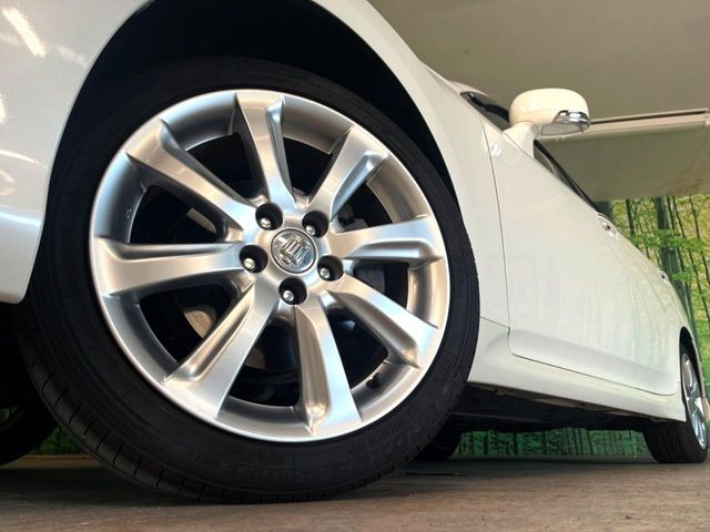 �y�����A���~�z�C�[���z�O�ςɃ}�b�`���������A���~�z�C�[���𑕒����Ă���܂��B�e��ЊO�A���~�z�C�[����A�X�^�b�h���X�^�C�����戵�����Ă���܂��B���񂲑��k����������