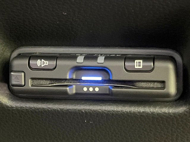 【ETC】高速道路の料金所をストレスなく通過!話題のスポットやサービスエリアに多い「スマートIC」利用時は必須のアイテムです。当店でセットアップを実施、ご納車当日からすぐにご利用いただけます!