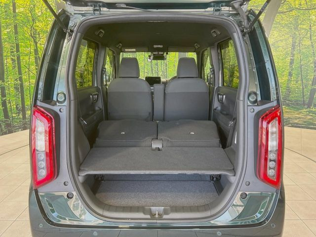 普段のお買い物や通勤、送迎等に十分な荷室スペースを確保しております。セカンドシートを倒すと、大きな荷物の積載も可能です♪