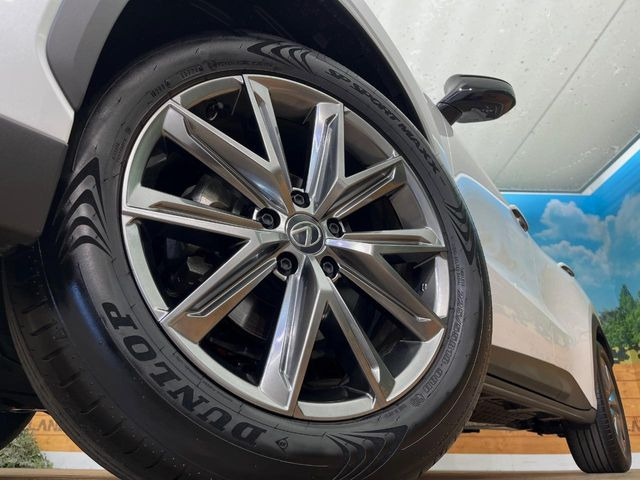 �y����18�C���`�A���~�z�C�[���z�O�ςɃ}�b�`���������A���~�z�C�[���𑕒����Ă���܂��B�e��ЊO�A���~�z�C�[����A�X�^�b�h���X�^�C�����戵�����Ă���܂��B���񂲑��k����������