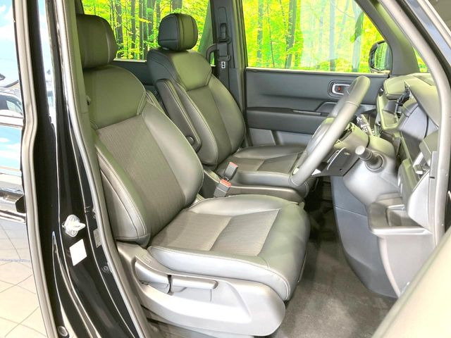もちろん車内はキレイです♪よりクリーンな状態をキープしたいお客様には『ナノゾーンコート』がおすすめ!新型コロナウイルス対策や、除菌・消臭に効果を発揮し多くの方にご好評いただいております。