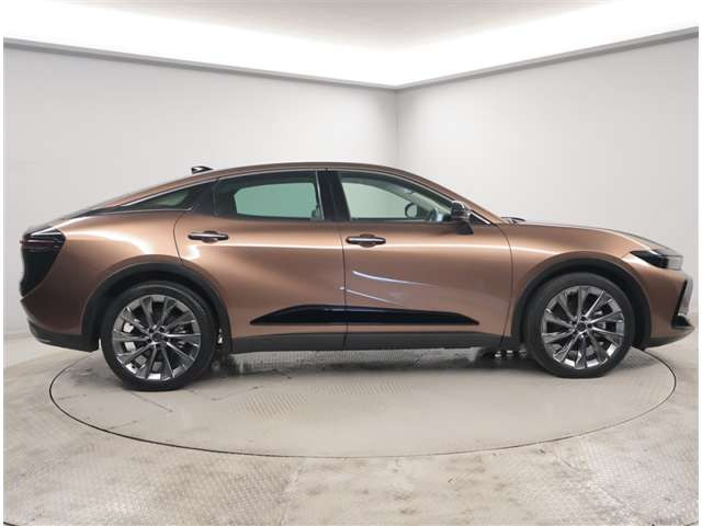 クラウンクロスオーバー2.5 G アドバンスト レザー パッケージ E-Four 4WD
