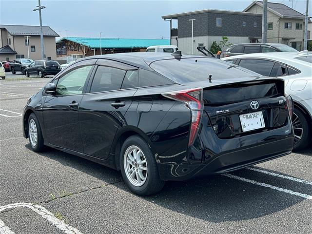 プリウス1.8 S