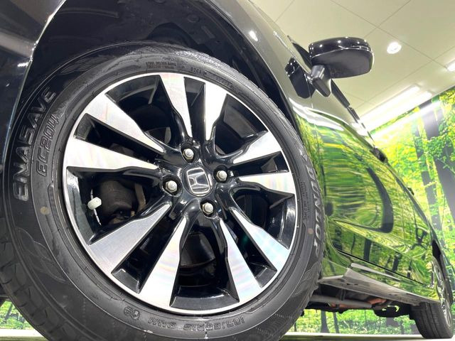 �y����15�C���`�A���~�z�C�[���z�O�ςɃ}�b�`���������A���~�z�C�[���𑕒����Ă���܂��B�e��ЊO�A���~�z�C�[����A�X�^�b�h���X�^�C�����戵�����Ă���܂��B���񂲑��k����������