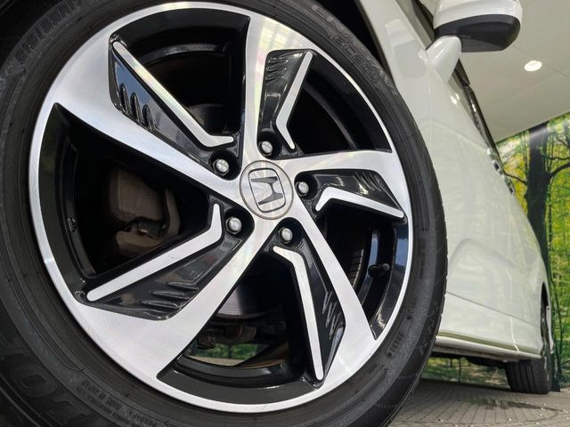 �y����17�C���`�A���~�z�C�[���z�O�ςɃ}�b�`���������A���~�z�C�[���𑕒����Ă���܂��B�e��ЊO�A���~�z�C�[����A�X�^�b�h���X�^�C�����戵�����Ă���܂��B���񂲑��k����������