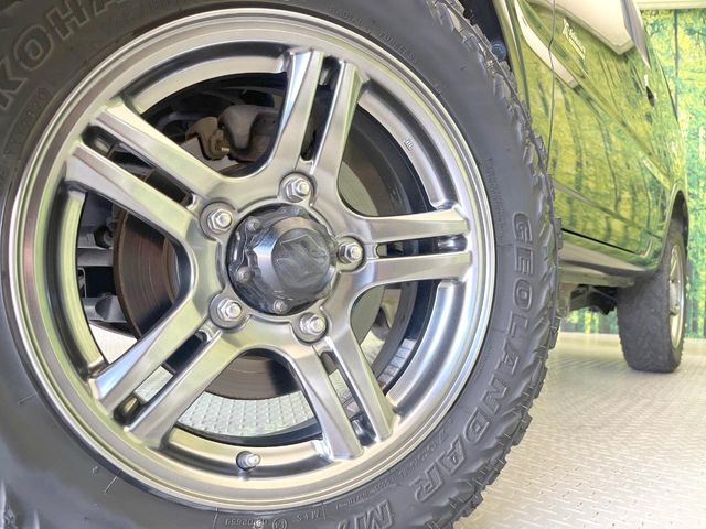 �y����16�C���`�A���~�z�C�[���z�O�ςɃ}�b�`���������A���~�z�C�[���𑕒����Ă���܂��B�e��ЊO�A���~�z�C�[����A�X�^�b�h���X�^�C�����戵�����Ă���܂��B���񂲑��k����������
