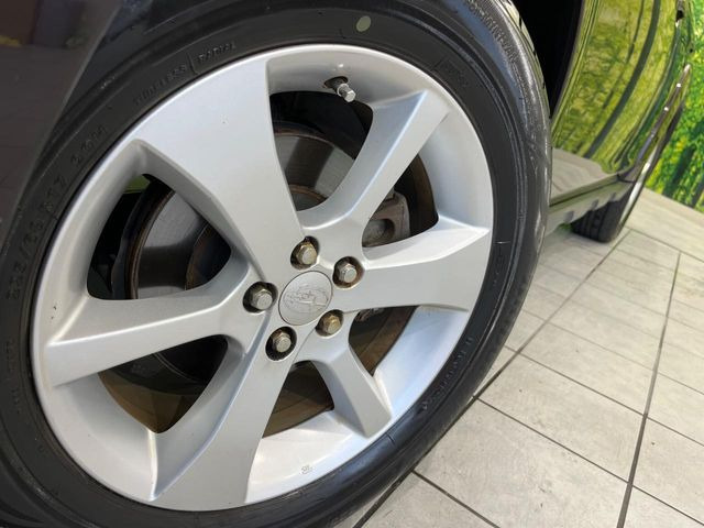 �y����17�C���`�A���~�z�C�[���z�O�ςɃ}�b�`���������A���~�z�C�[���𑕒����Ă���܂��B�e��ЊO�A���~�z�C�[����A�X�^�b�h���X�^�C�����戵�����Ă���܂��B���񂲑��k����������