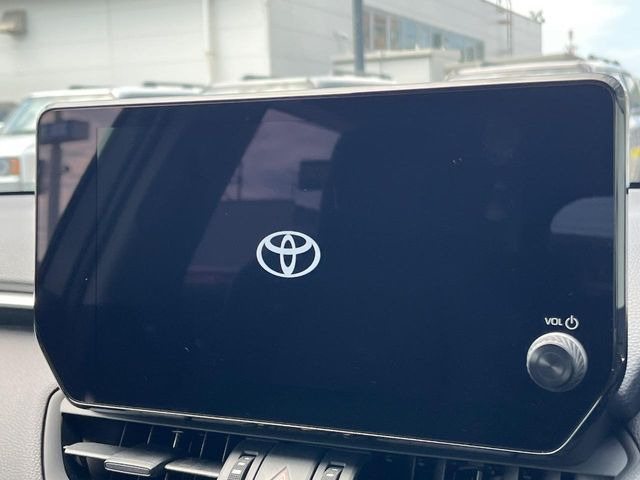 �y10.5�C���` �f�B�X�v���C�I�[�f�B�I�z���ʂ̃f�B�X�v���C��AppleCarPlay��AndroidAuto�����p�\�B�傫�ȉ�ʂŃX�}�z�i�r�A�v���������p���������܂���