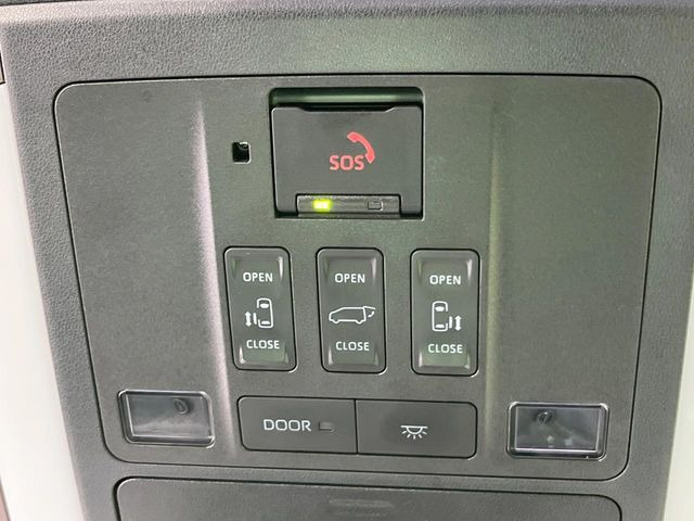 【両側パワースライドドア】スマートキーや運転席のスイッチで後席両側スライドドアの開閉が可能♪電動だから力を入れてドアを開ける必要が無く、小さなお子様でも簡単に開け閉めでき快適です♪