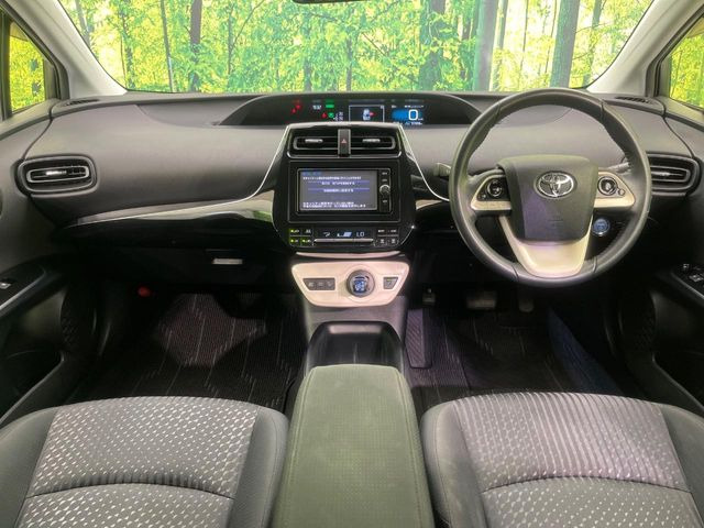 プリウス1.8 S
