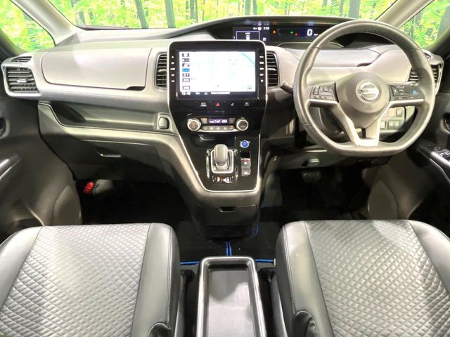 セレナ1.2 e-POWER ハイウェイスターV