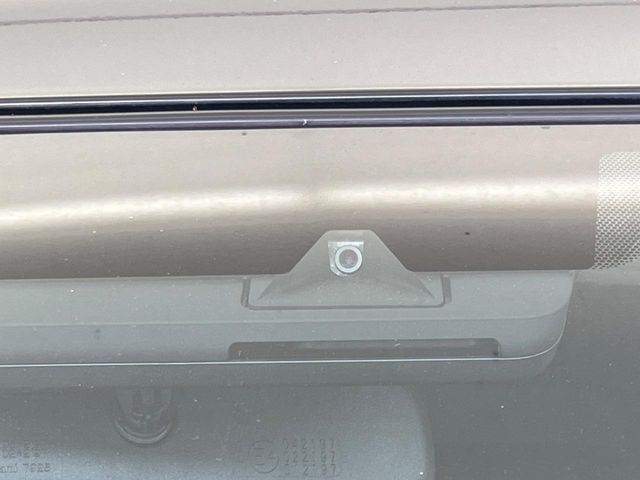 【トヨタセーフティセンス】走行中に前方の車両等を認識し、衝突しそうな時は警報とブレーキで衝突回避と被害軽減をアシスト。より安全にドライブをお楽しみいただけます。
