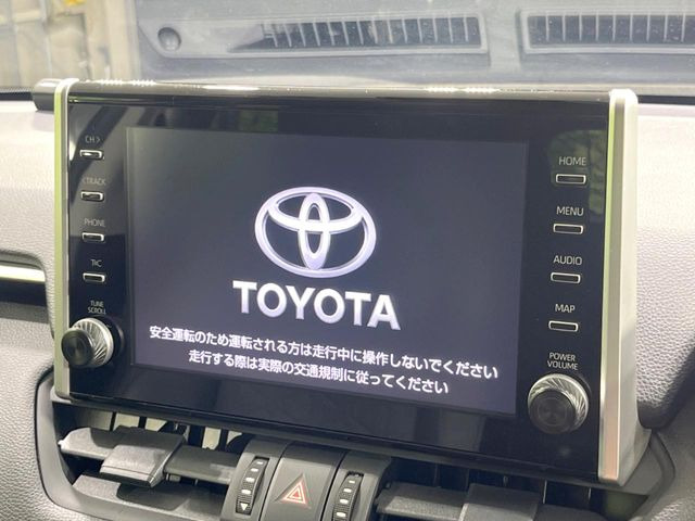 【ディスプレイオーディオ】お持ちのスマホやMP3プレイヤーとの無線接続で音楽再生が可能!コードで繋ぐわずらわしさも無く、手軽にお気に入りの音楽を楽しめます。