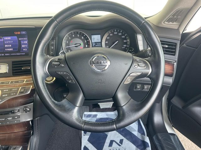 �y�����v�����X�e�A�����O�z�㎿�Ȋv���g�p���邱�ƂŁA��ɂ����������݂ƂĂ��^�]���₷���n���h���ł���