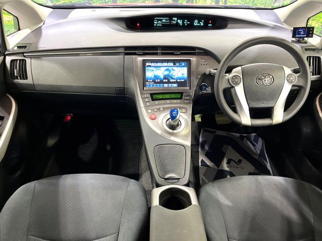 プリウス1.8 S