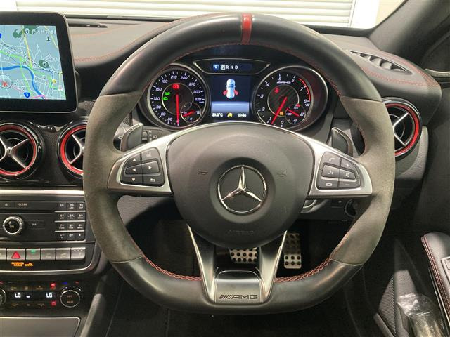 GLAクラスAMG GLA45 4マチック 4WD