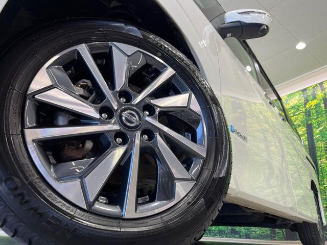 �y�����I�v�V����16�C���`�A���~�z�C�[���z�����I�v�V�����z�C�[���𑕒��B���s���\�̌���ɉ����A�O�ς����X�^�C���b�V���ɂȂ��Ă��܂��B