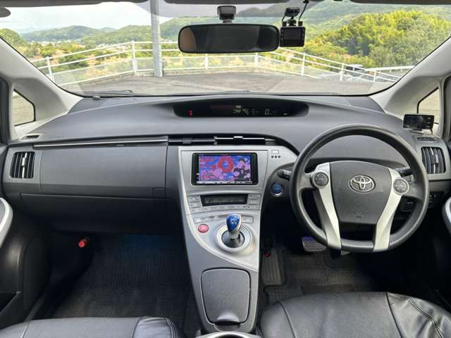 プリウス1.8 S
