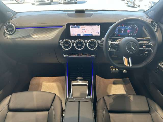 GLAクラスGLA200 d 4マチック アーバン スターズ 4WD