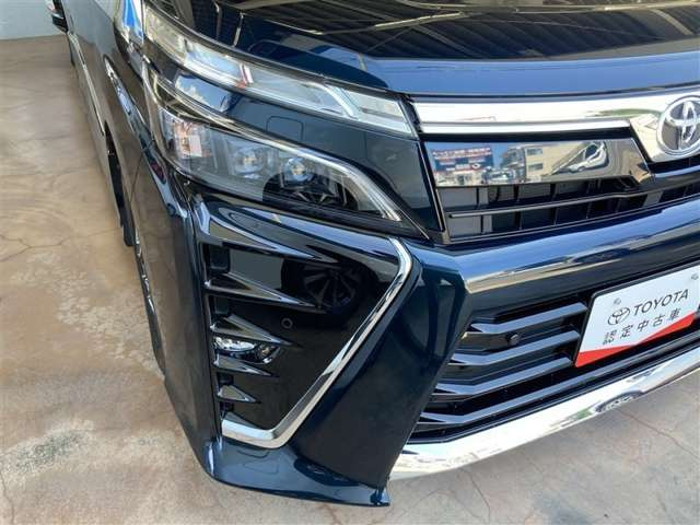 ヴォクシー2.0 ZS 煌III 4WD