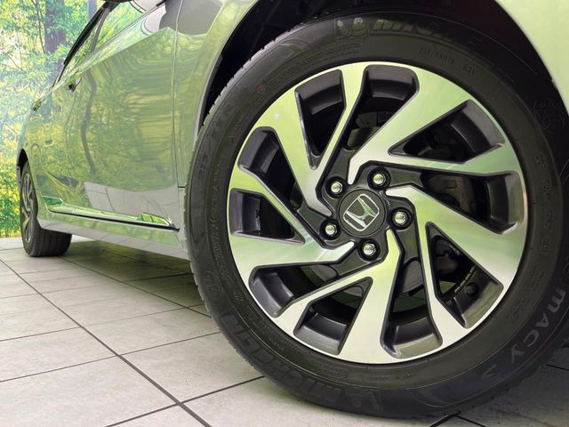 �y����16�C���`�A���~�z�C�[���z�O�ςɃ}�b�`���������A���~�z�C�[���𑕒����Ă���܂��B�e��ЊO�A���~�z�C�[����A�X�^�b�h���X�^�C�����戵�����Ă���܂��B���񂲑��k����������