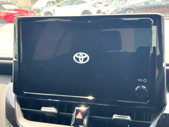 �y8�C���` �f�B�X�v���C�I�[�f�B�I�z���ʂ̃f�B�X�v���C��AppleCarPlay��AndroidAuto�����p�\�B�傫�ȉ�ʂŃX�}�z�i�r�A�v���������p���������܂���