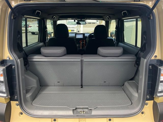 普段のお買い物や通勤、送迎等に十分な荷室スペースを確保しております。セカンドシートを倒すと、大きな荷物の積載も可能です♪