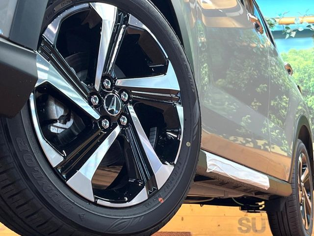 �y����17�C���`�A���~�z�C�[���z�O�ςɃ}�b�`���������A���~�z�C�[���𑕒����Ă���܂��B�e��ЊO�A���~�z�C�[����A�X�^�b�h���X�^�C�����戵�����Ă���܂��B���񂲑��k����������
