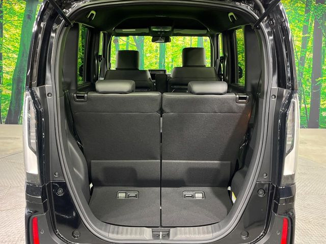 普段のお買い物や通勤、送迎等に十分な荷室スペースを確保しております。セカンドシートを倒すと、大きな荷物の積載も可能です♪