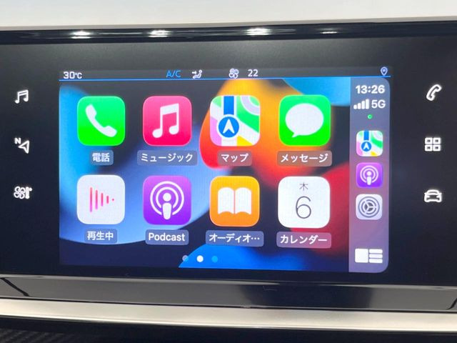 ��Apple Car Play:�X�}�z�Ƃ̗L���ڑ��ŁA�i�r�E�I�[�f�B�I�Đ��ȂǃX�}�z�̃A�v���@�\����ʂł��g����֗��@�\�ł�!