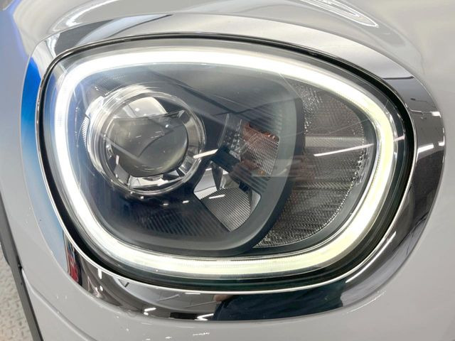��LED�w�b�h���C�g:��ԑ��s�����ǍD�Ȏ��E���m�ۂ����S���ĉ^�]�ł��鍂�P�xLED�w�b�h���C�g�𑕔�!�_�����x�������A����d�͂��}�����Ă��܂��B