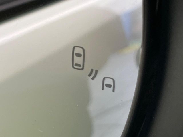 �y�u���C���h�X�|�b�g���j�^�[�z���s���A�h�A�~���[�̎��p�ɂȂ�₷���ӏ��Ɍ㑱�Ԃ��ڋ߂���ƃT�C�h�~���[�t�߂Ɍx����\���A�h���C�o�[�ɒ��ӊ��N�����Ă���܂��B