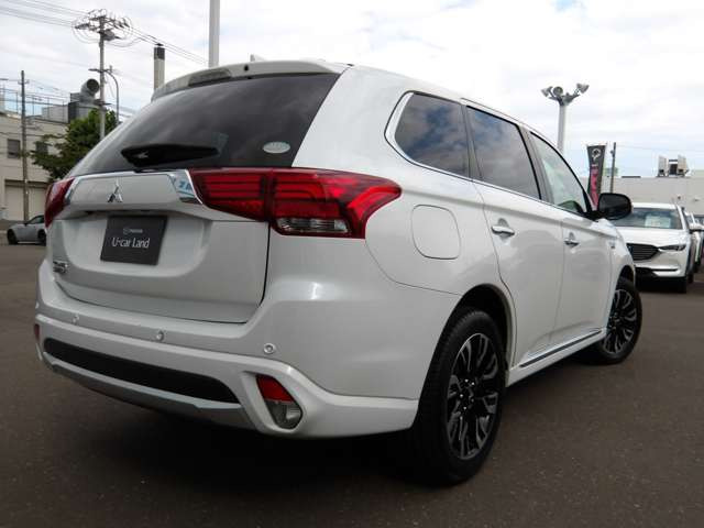 アウトランダーPHEV2.0 G ナビパッケージ 4WD