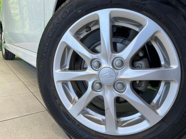 �y����14�C���`�A���~�z�C�[���z�O�ςɃ}�b�`���������A���~�z�C�[���𑕒����Ă���܂��B�e��ЊO�A���~�z�C�[����A�X�^�b�h���X�^�C�����戵�����Ă���܂��B���񂲑��k����������