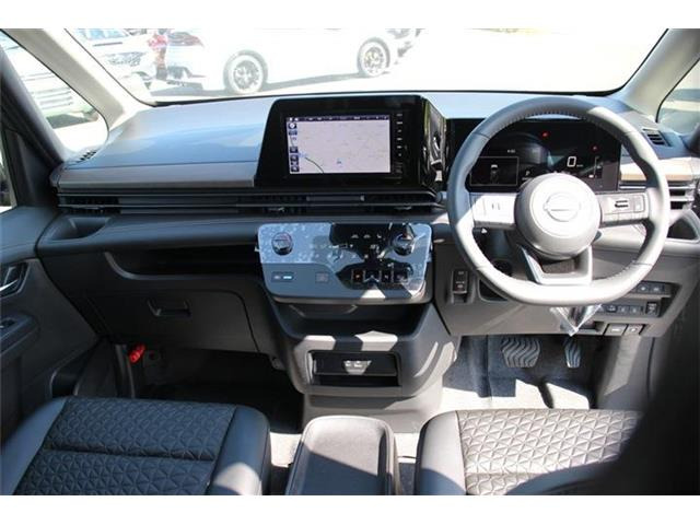セレナ1.4 e-4ORCE ハイウェイスターV 4WD