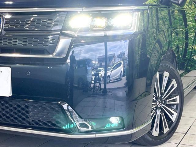 【LEDヘッドライト】悪天候や夜間走行時も良好な視界を確保し安心して運転できる高輝度LEDヘッドライトを装備!点灯速度が早く、消費電力も抑えられています。