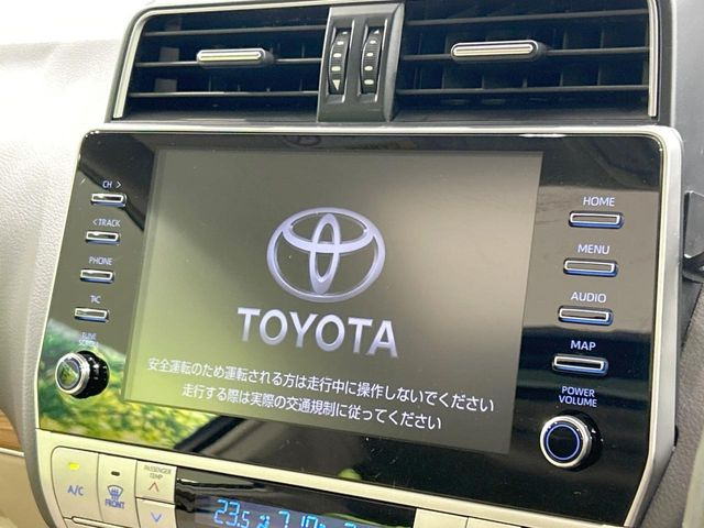 【ナビ機能付きディスプレイオーディオ】ナビ機能搭載の他、お持ちのスマートフォンと連携して、ナビやbluetoothでの音楽再生が可能です♪デザインはもちろん操作性も良好!