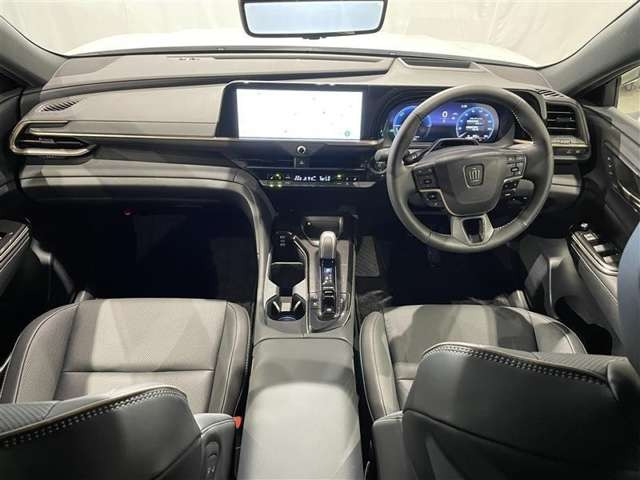 クラウンスポーツ2.5 Z E-Four 4WD